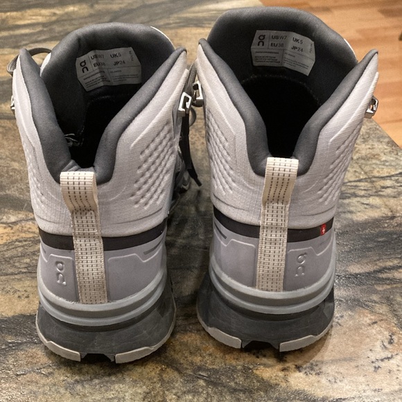 On cloudrock waterproof ladies hiking boots. Size 7. - Picture 3 of 12